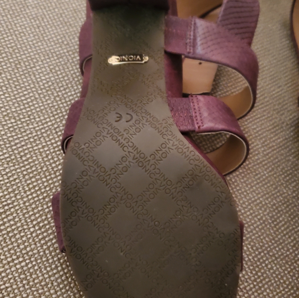 Sandals - Picture 3 of 3